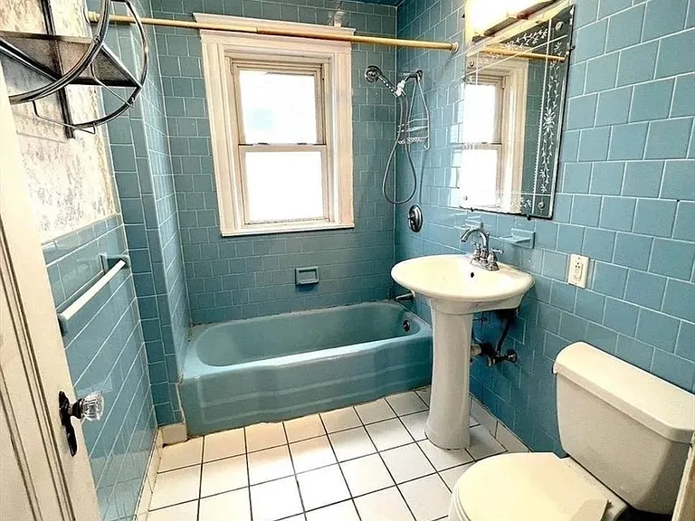 200 Maple St #2 — Photo 8