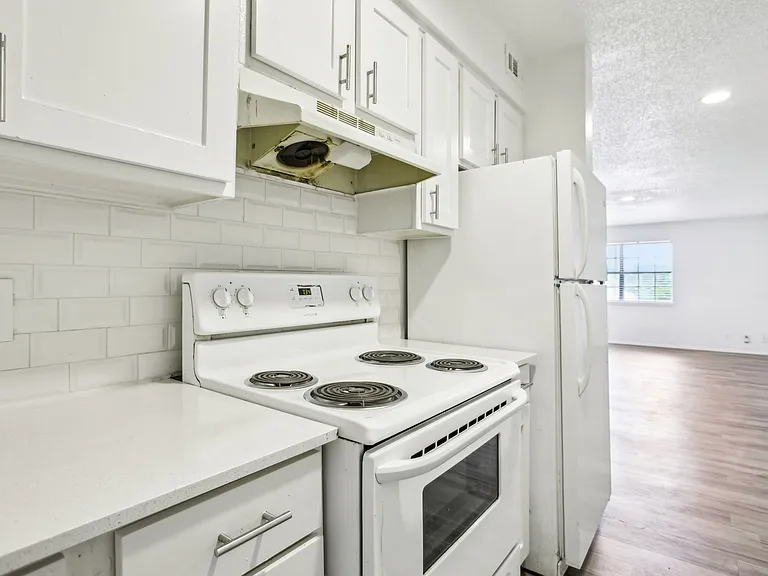 Jewel Apartment Homes — Photo 6