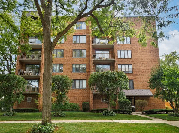 1389 Perry St APT 303, Des Plaines, IL 60016