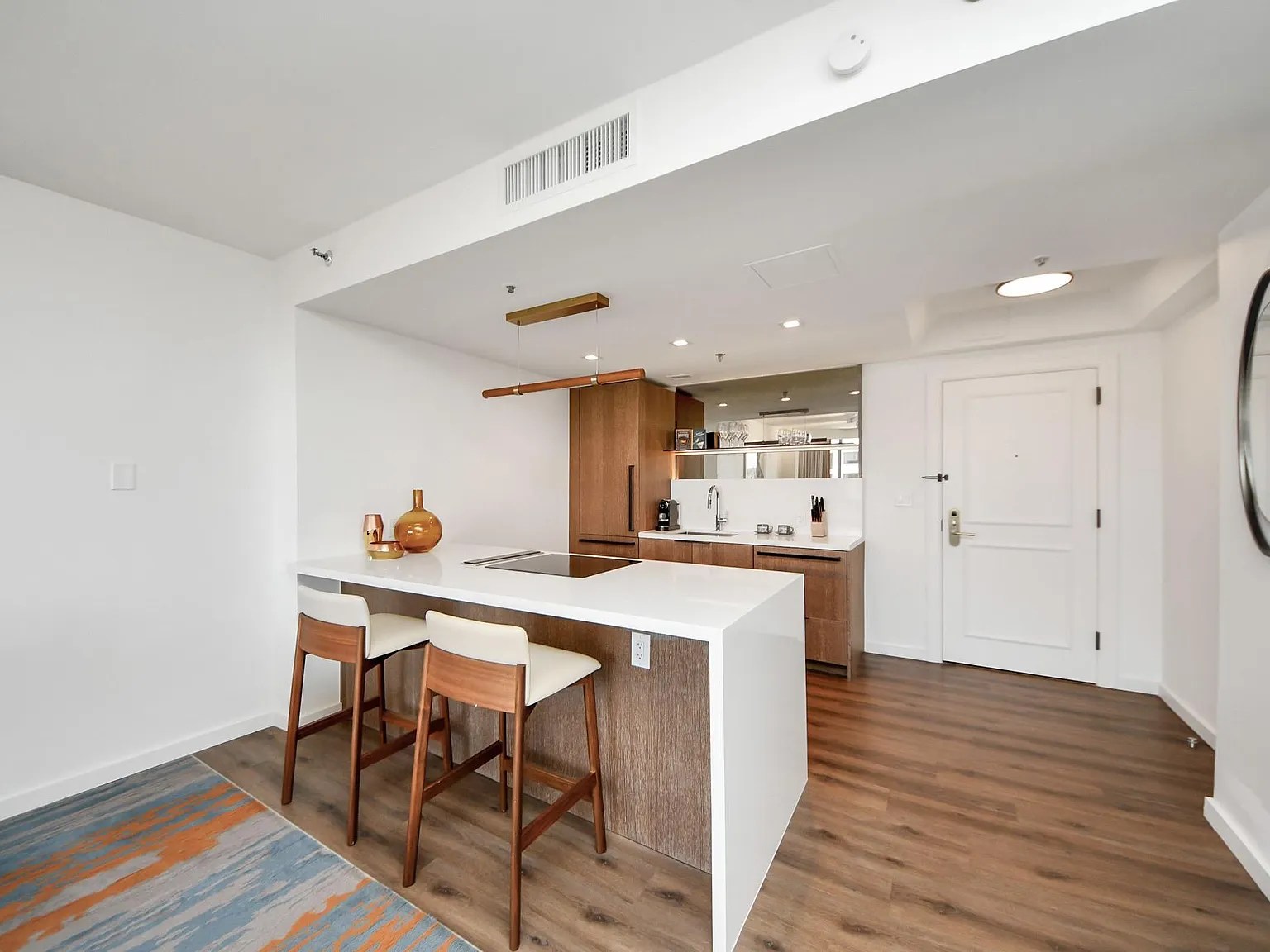 1 bed, 1.0 bath, 800 sqft, $7,500 — Photo 4