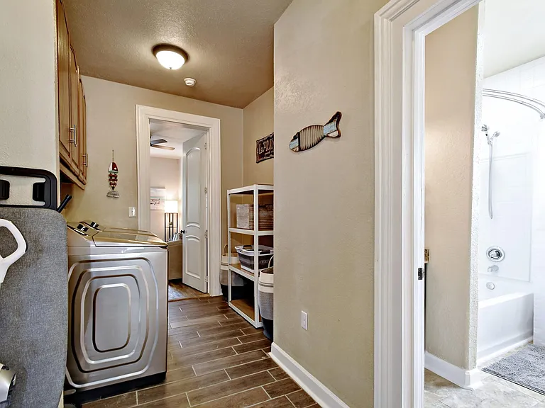 1246 Waverly Ave #101 — Photo 14