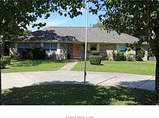 217 Golfview Dr, Normangee, TX 77871