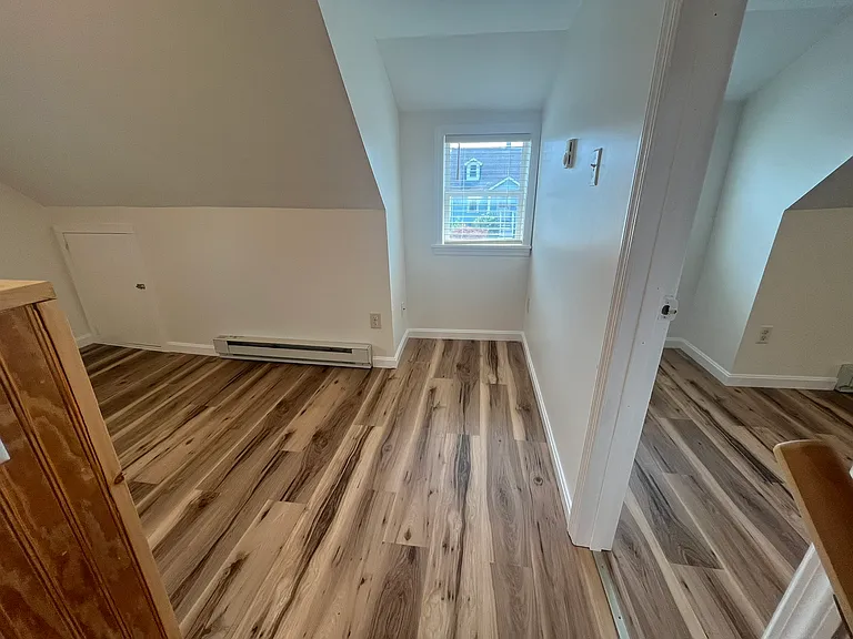 328 Tyrone St — Photo 28