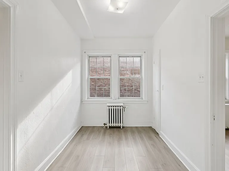 Bayard Manor Apartments — Photo 77