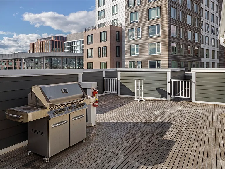 50 Hichborn St #204 — Photo 10