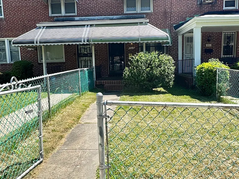 303 Allendale St — Photo 2