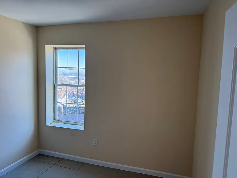 183 Thorne St #2F — Photo 4