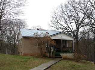 2404 Edgemont Dr, Bluefield, WV 24701