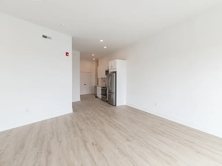 1622 Point Breeze Ave — Photo 13