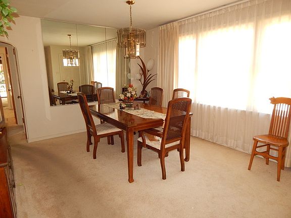 3rd image of 2644 Calwagner St