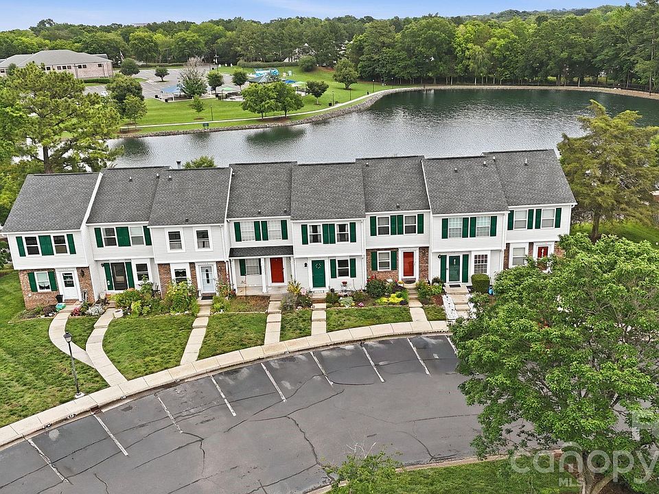 1st image of 122 Water Oak Dr