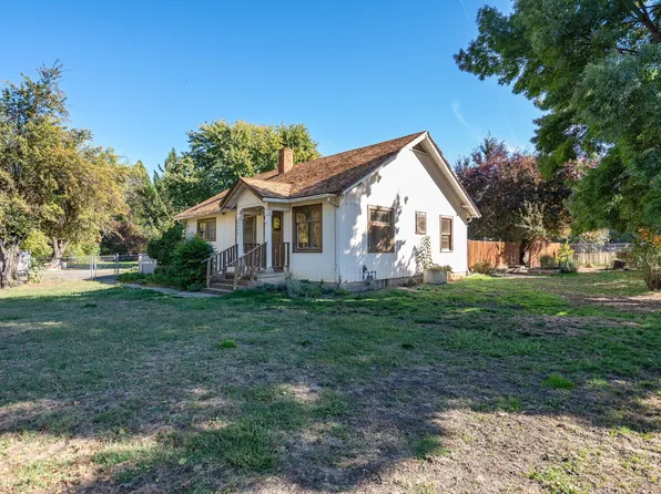 2357 Ross Ln, Medford, OR 97501