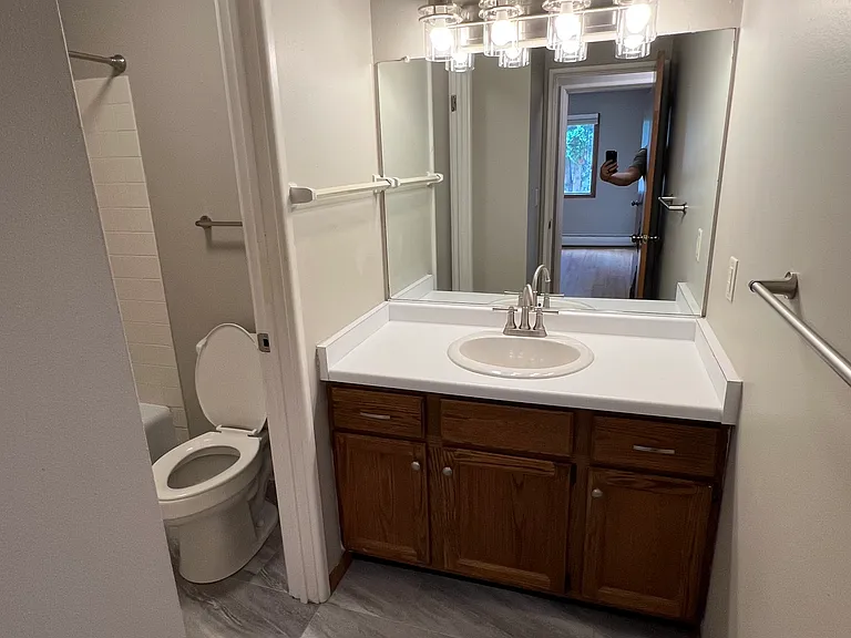 1625 Elmwood Ave #8 — Photo 4