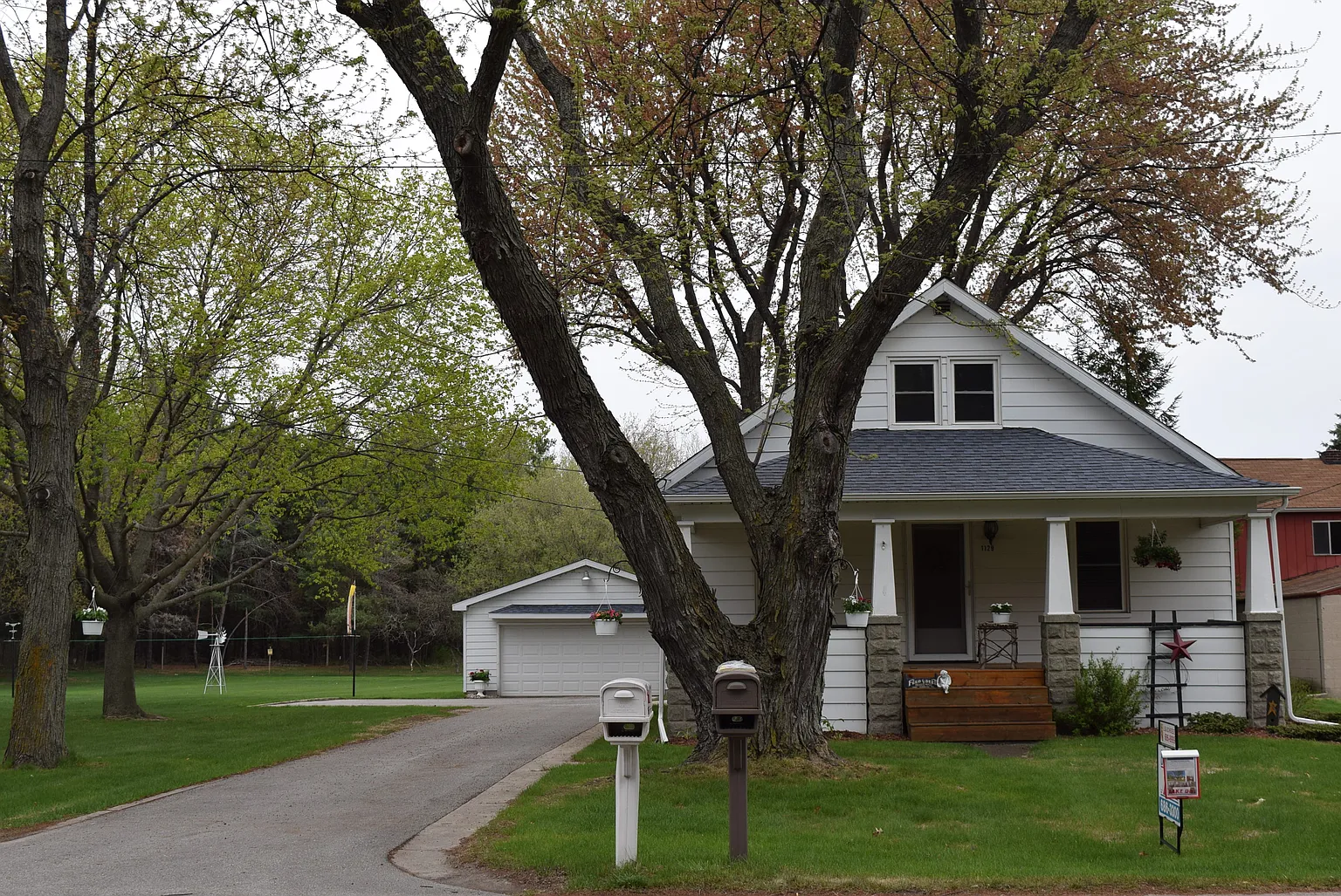 1129 Midland Rd photo 1