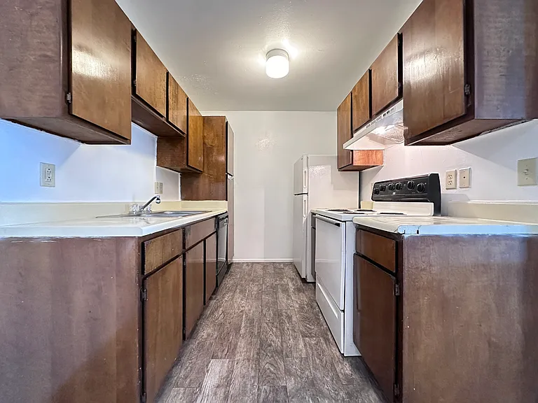 Brookhollow Apartments — Photo 63