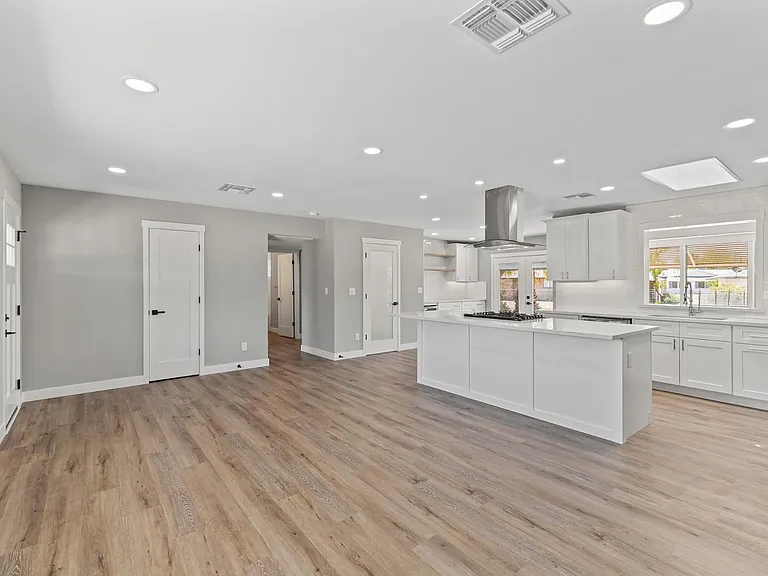 10423 W Monterosa Dr — Photo 11