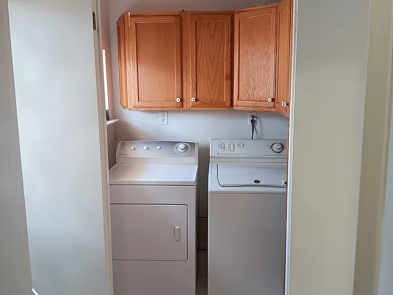 220 Amelia St — Photo 23