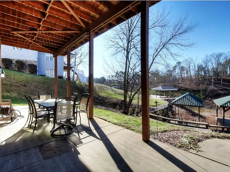 121 Lake Haven Dr — Photo 32