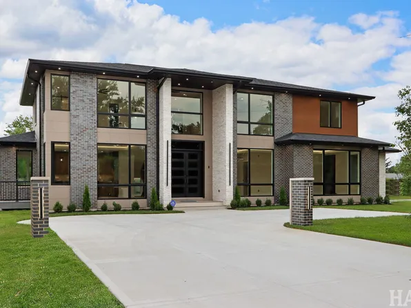 2700 Fontana Dr, Glenview, IL 60025