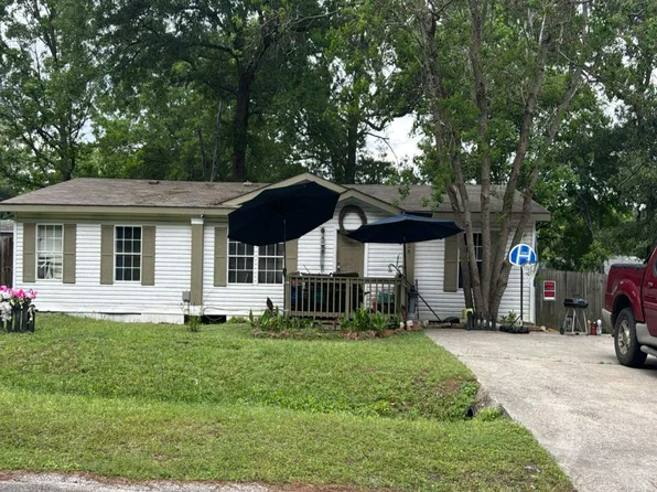 9526 Live Oak Trl, Willis, TX 77318