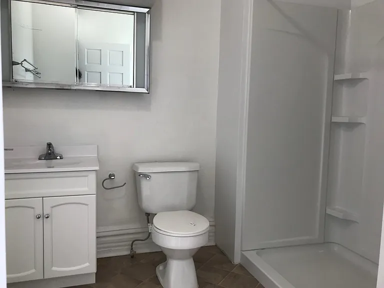 512 W Main St #31 — Photo 6