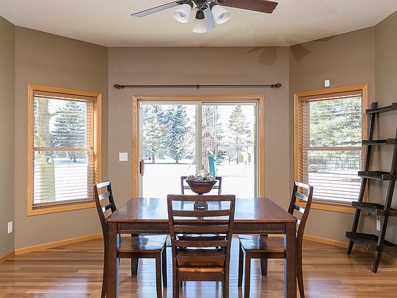 Large DA w/Patio Access