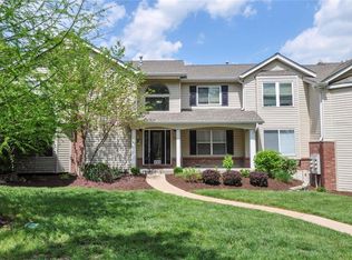 712 Woodside Trails Dr APT 101, Ballwin, MO 63021