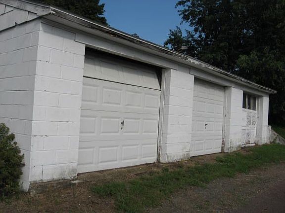 Detached Garage