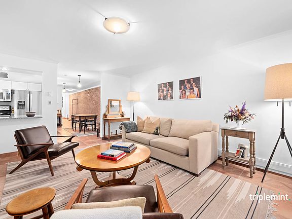 3rd image of 450 W 20th St #G1
