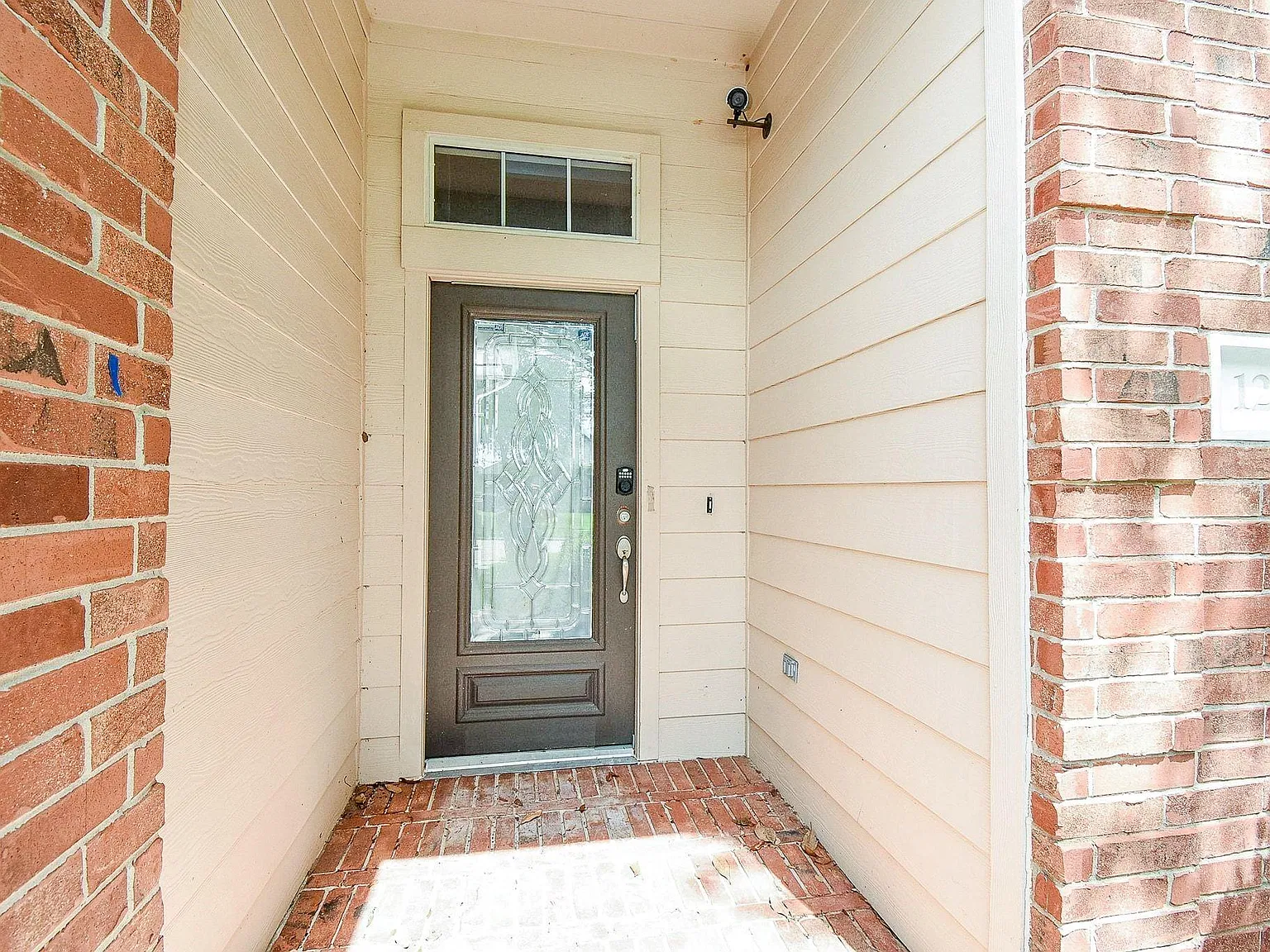 3 bed, 2.0 bath, 1934 sqft, $1,990 — Photo 4