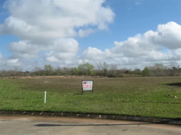 4 Pebble Beach Ct, Manvel, TX 77578