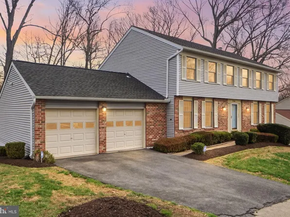 10302 Steamboat Landing Ln, Burke, VA 22015