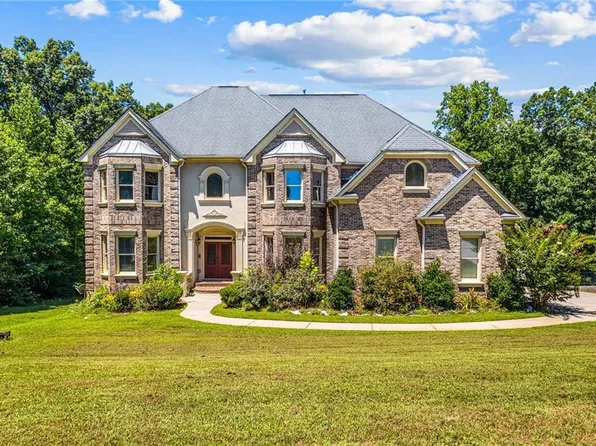 209 Kingscastle Dr, Ellenwood, GA 30294