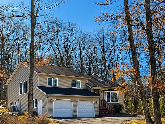3rd image of 102 Crescent Lake Cove Ct