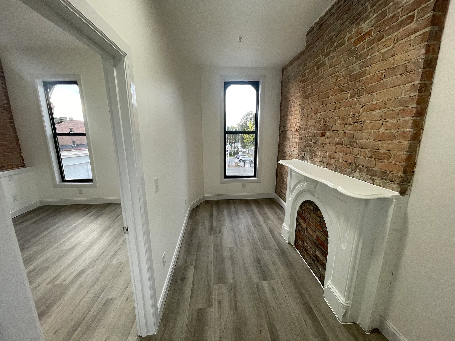 2 bed, 980 sqft, $1,400 — Photo 2
