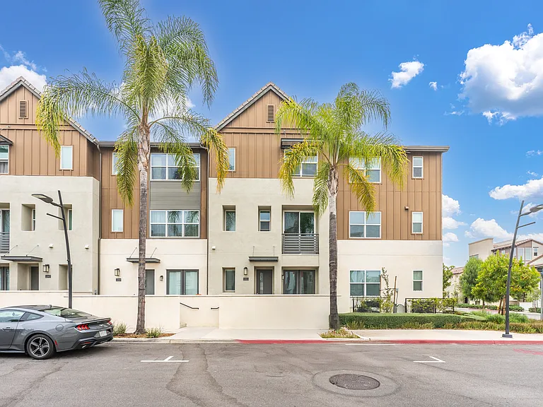 11011 Skyglow Dr — Photo 1