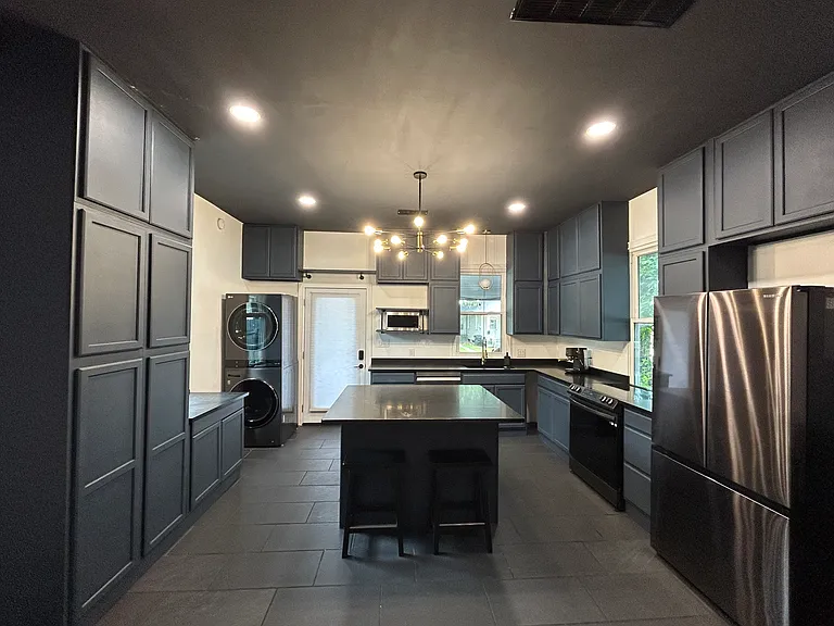 64 Hickory Ave — Photo 2