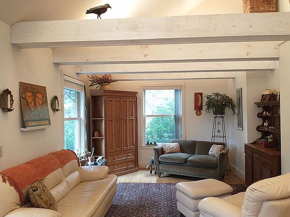 Front Living Room
(Parlor)