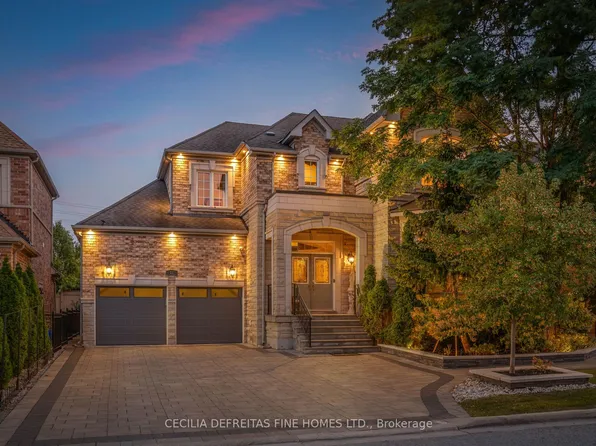 11 Beauvista Ct, Vaughan, ON L4H 3G6
