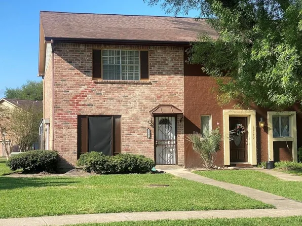 12177 Sharpview Dr, Houston, TX 77072