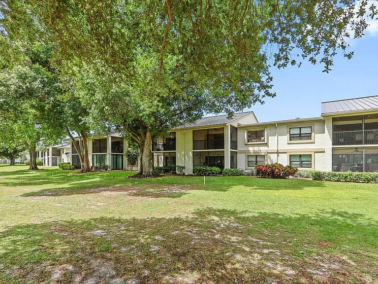 12910 Briarlake Dr #203 — Photo 47