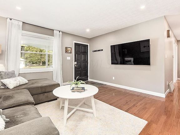 3rd image of 5316 Sharon Ave