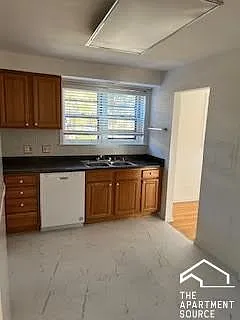 8644 Skokie Blvd #201 — Photo 16