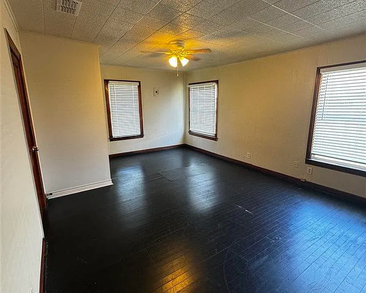 408 E Gilbert St — Photo 7