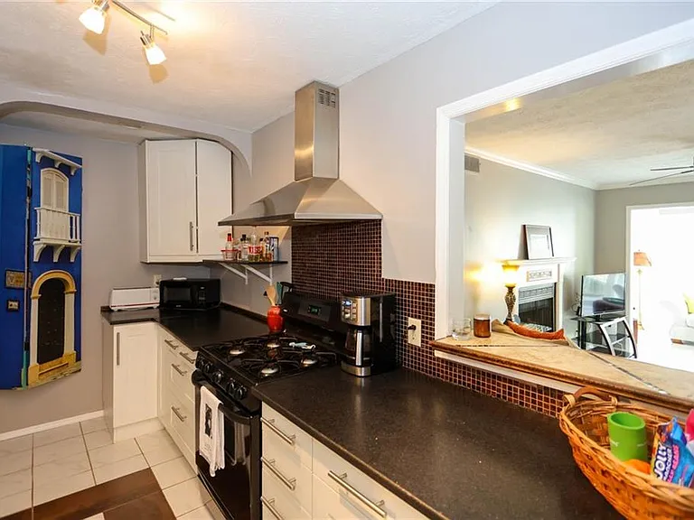 402 Olde Mill Ln — Photo 19