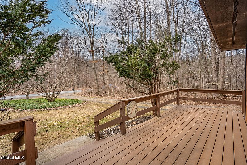 5th image of 103 Beecher Road