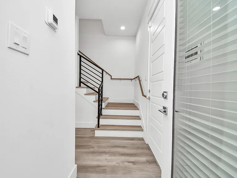 5402 Margarita St — Photo 5