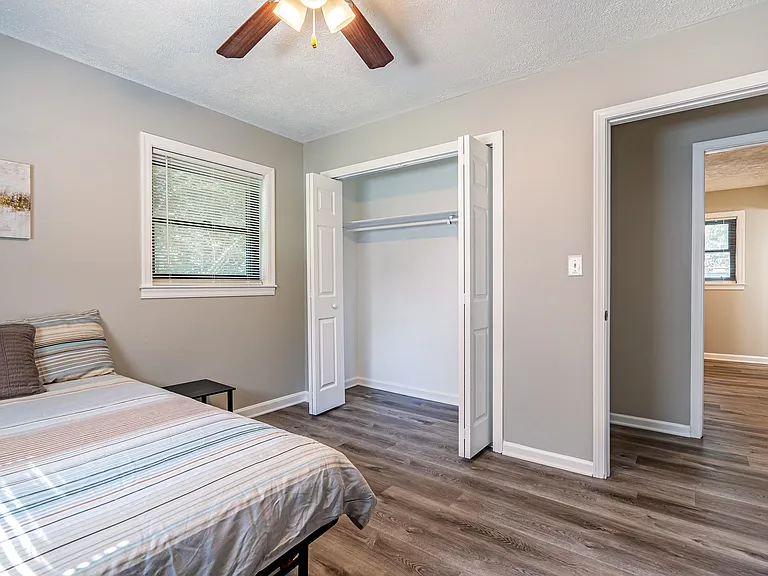 Walnut Cir SW — Photo 3