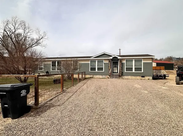 720 Sage Ln, Green River, WY 82935