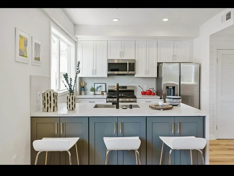 14662 W Sara Ln — Photo 4